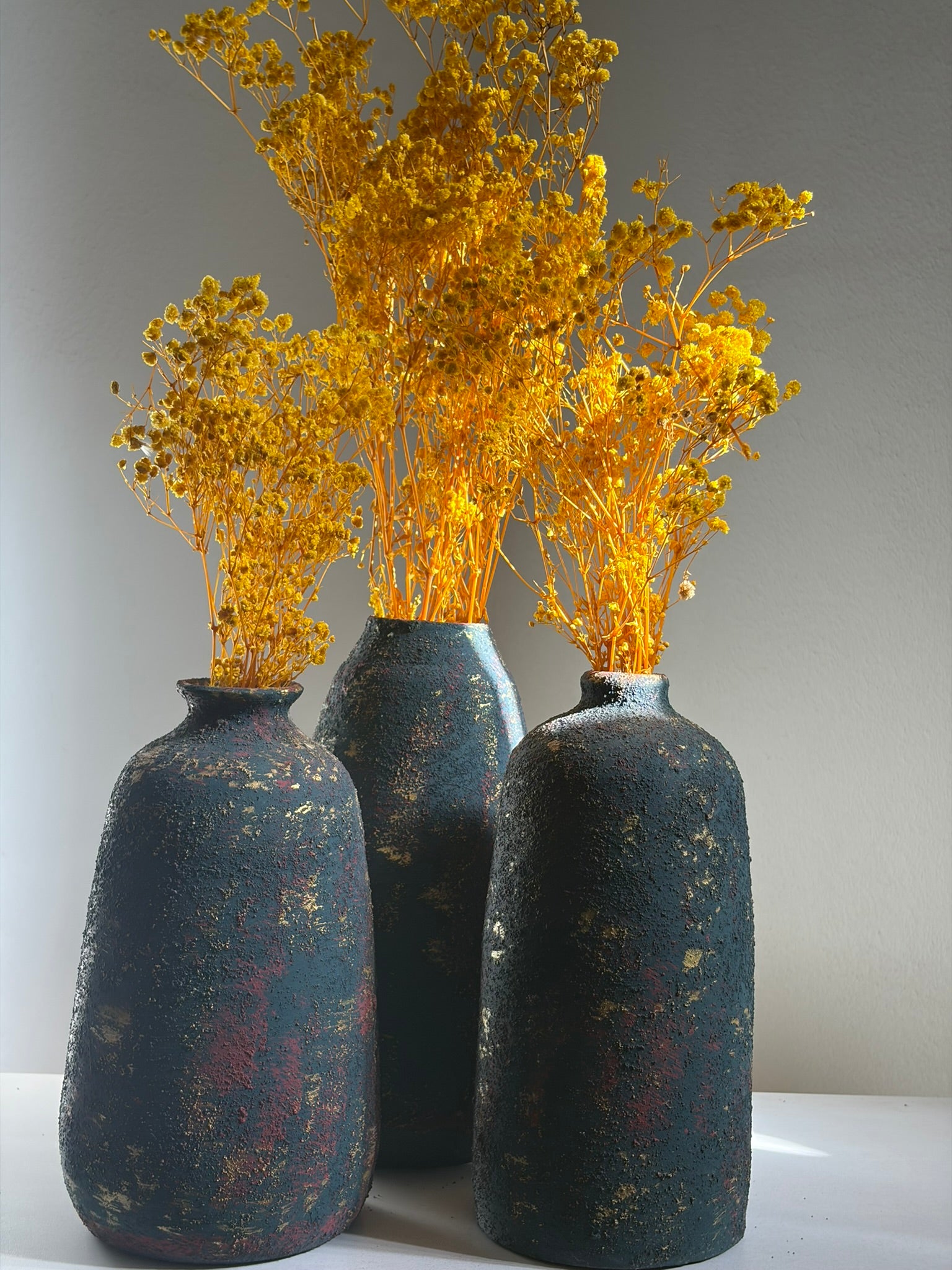 Pottery Textured Vase Set of 3 – Charcoal Black, Red & Antique Gold